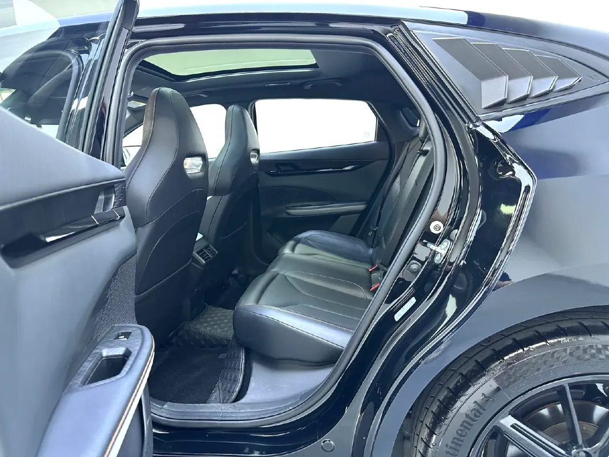 2023 ChangAn UNI-V 1.5T 188HP L4 7DCT,autocango,china used car exporter,china ev exporter,chinese used car exporter,chinese used ev exporter
