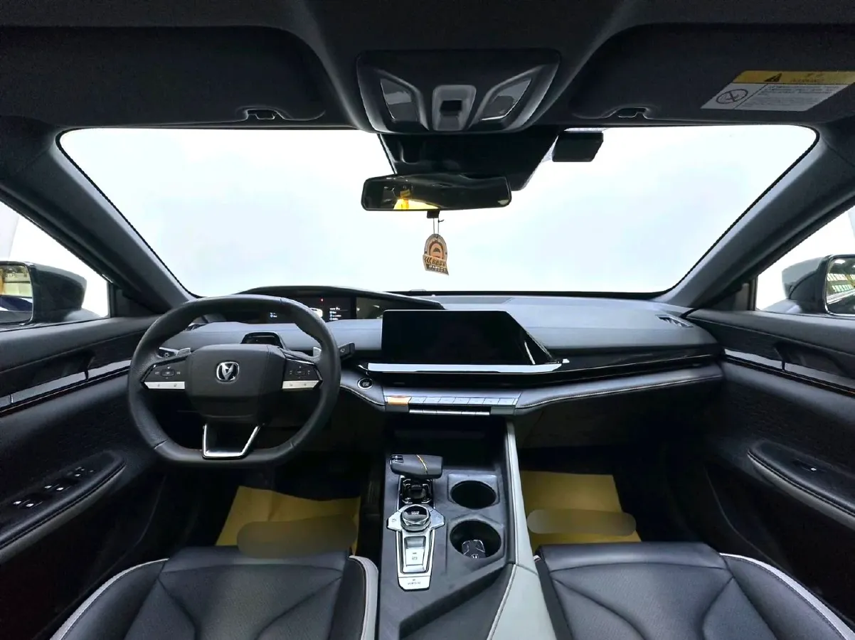 2023 ChangAn UNI-V 1.5T 188HP L4 7DCT,autocango,china used car exporter,china ev exporter,chinese used car exporter,chinese used ev exporter