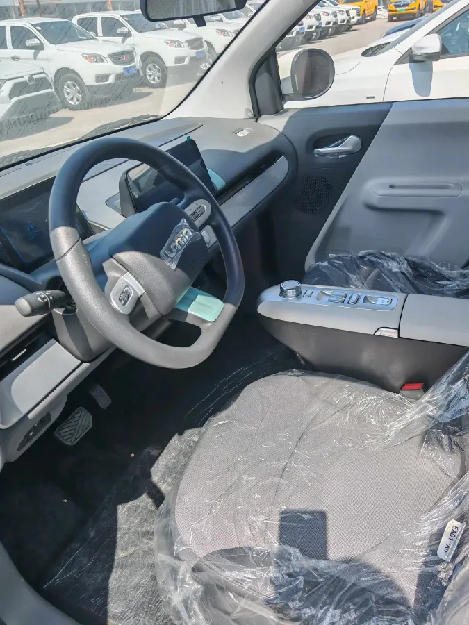 2025 LingBox BOX BEV 19.2KWH,autocango,china used car exporter,china ev exporter,chinese used car exporter,chinese used ev exporter