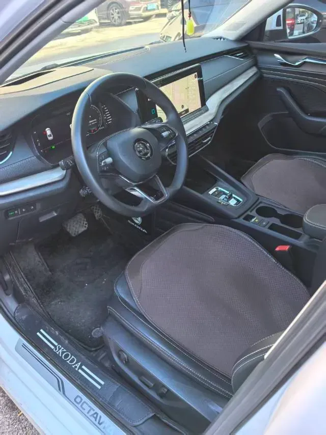 2022 Skoda Octavia 1.4T 150HP L4 7DCT,autocango,china used car exporter,china ev exporter,chinese used car exporter,chinese used ev exporter