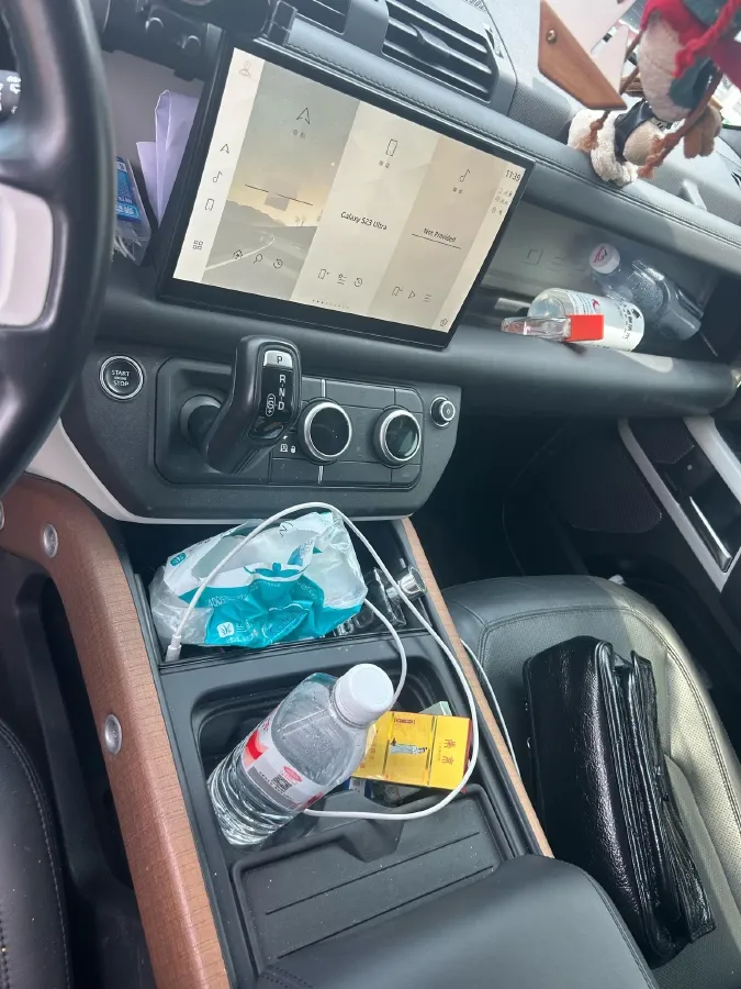 2022 Land Rover Defender 3.0T 400HP L6 8AT,autocango,china used car exporter,china ev exporter,chinese used car exporter,chinese used ev exporter