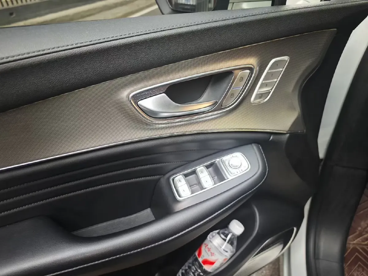 2019 Roewe RX5 MAX 1.5T 173HP L4 6AT,autocango,china used car exporter,china ev exporter,chinese used car exporter,chinese used ev exporter