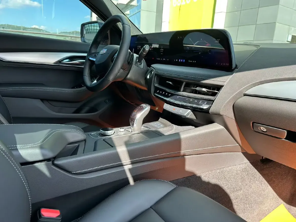 2024 Cadillac CT5 2.0T 237HP L4 10AT,autocango,china used car exporter,china ev exporter,chinese used car exporter,chinese used ev exporter