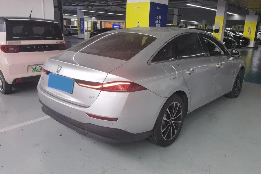 2025 Roewe D7 1.5L 112HP L4 1DHT PHEV 19.7KWH,autocango,china used car exporter,china ev exporter,chinese used car exporter,chinese used ev exporter