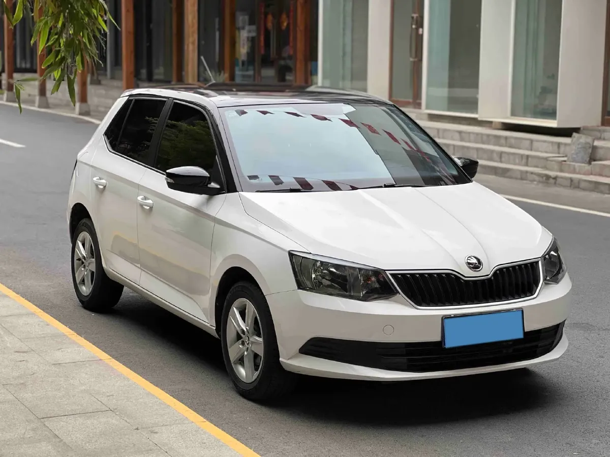 2017 Skoda Fabia 1.4L 90HP L4 6AT,autocango,china used car exporter,china ev exporter,chinese used car exporter,chinese used ev exporter