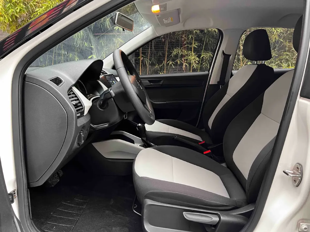 2017 Skoda Fabia 1.4L 90HP L4 6AT,autocango,china used car exporter,china ev exporter,chinese used car exporter,chinese used ev exporter