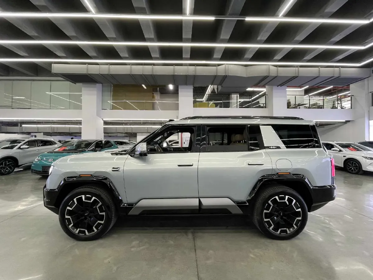 2025 FangChengBao Bao 8 2.0T 245HP L4 E-CVT PHEV 36.8KWH,autocango,china used car exporter,china ev exporter,chinese used car exporter,chinese used ev exporter