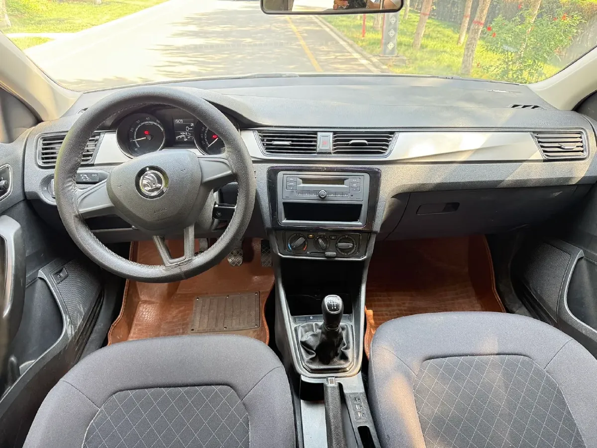 2020 Skoda Rapid 1.5L 112HP L4 5MT,autocango,china used car exporter,china ev exporter,chinese used car exporter,chinese used ev exporter