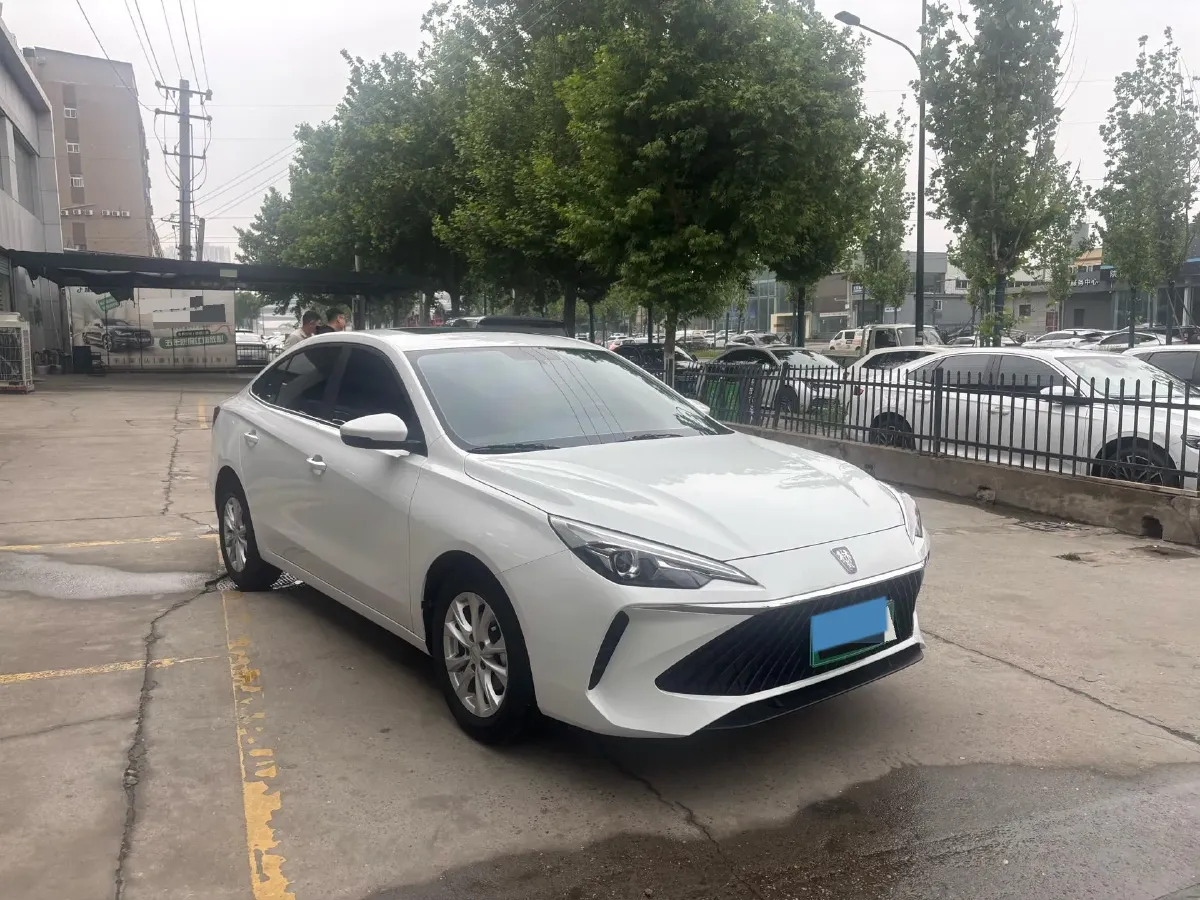 2023 Roewe i5 1.5L 129HP L4 CVT,autocango,china used car exporter,china ev exporter,chinese used car exporter,chinese used ev exporter