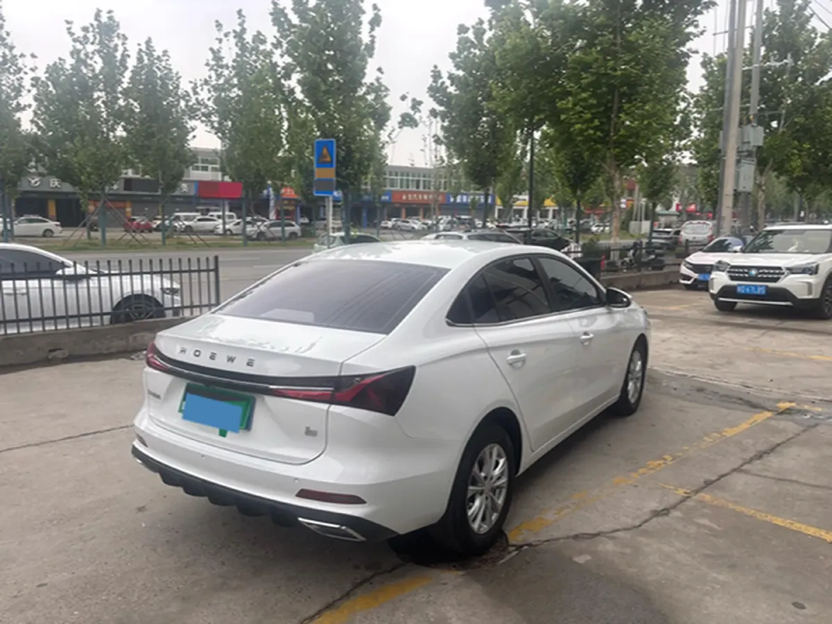 2023 Roewe i5 1.5L 129HP L4 CVT,autocango,china used car exporter,china ev exporter,chinese used car exporter,chinese used ev exporter