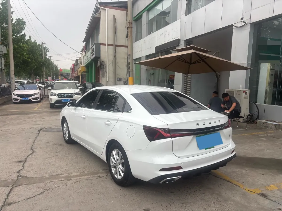 2023 Roewe i5 1.5L 129HP L4 CVT,autocango,china used car exporter,china ev exporter,chinese used car exporter,chinese used ev exporter
