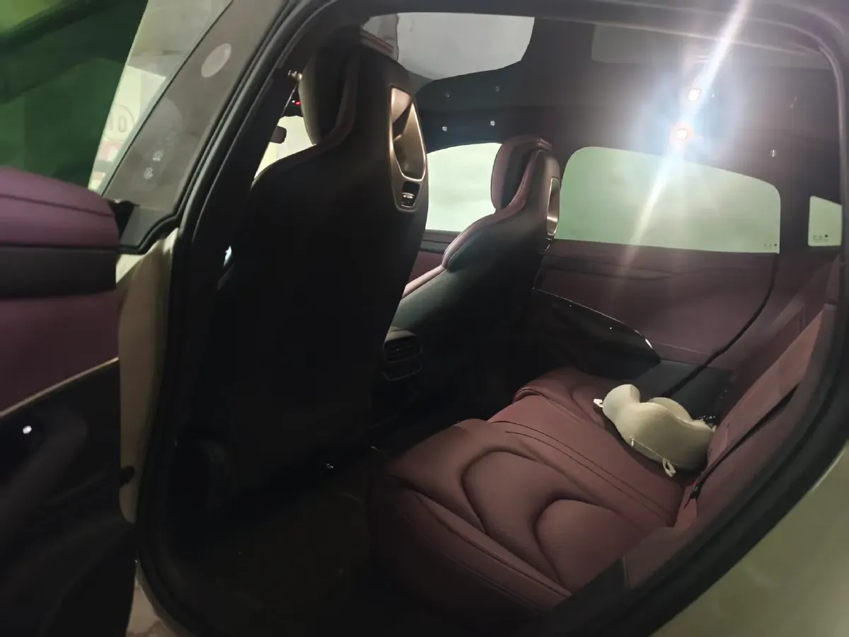 2024 MI SU7 BEV 101KWH,autocango,china used car exporter,china ev exporter,chinese used car exporter,chinese used ev exporter