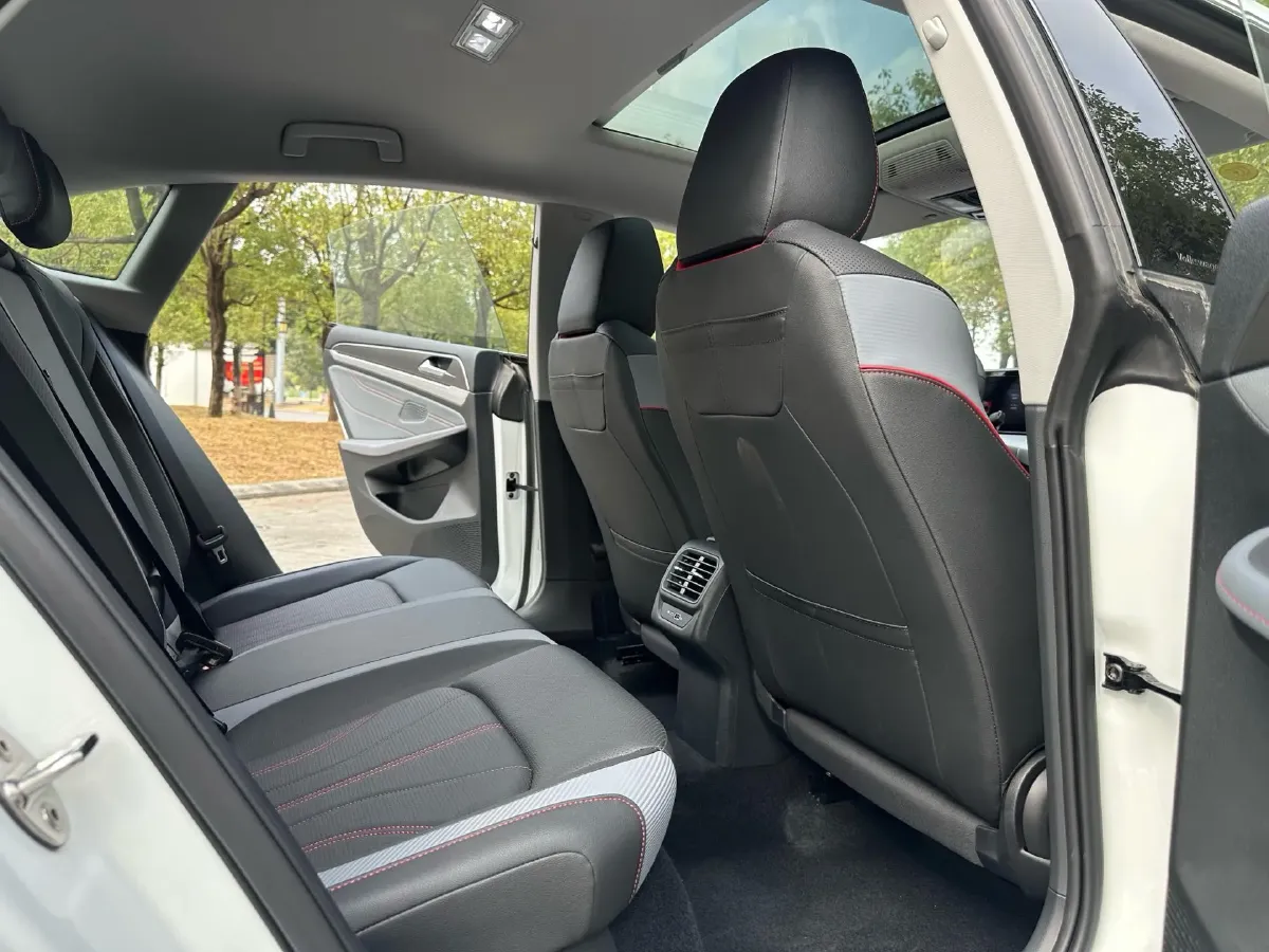 2025 Volkswagen Lamando 1.4T 150HP L4 7DCT,autocango,china used car exporter,china ev exporter,chinese used car exporter,chinese used ev exporter