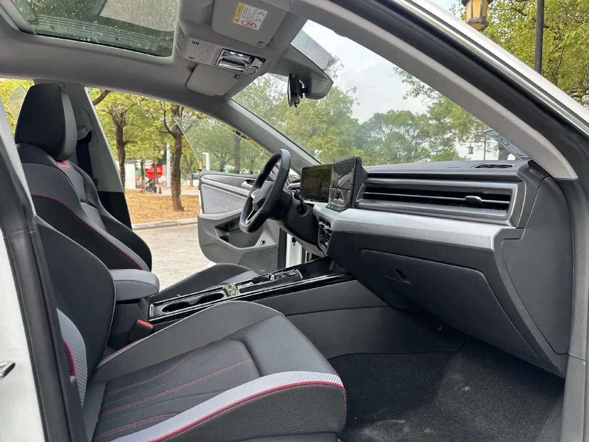 2025 Volkswagen Lamando 1.4T 150HP L4 7DCT,autocango,china used car exporter,china ev exporter,chinese used car exporter,chinese used ev exporter