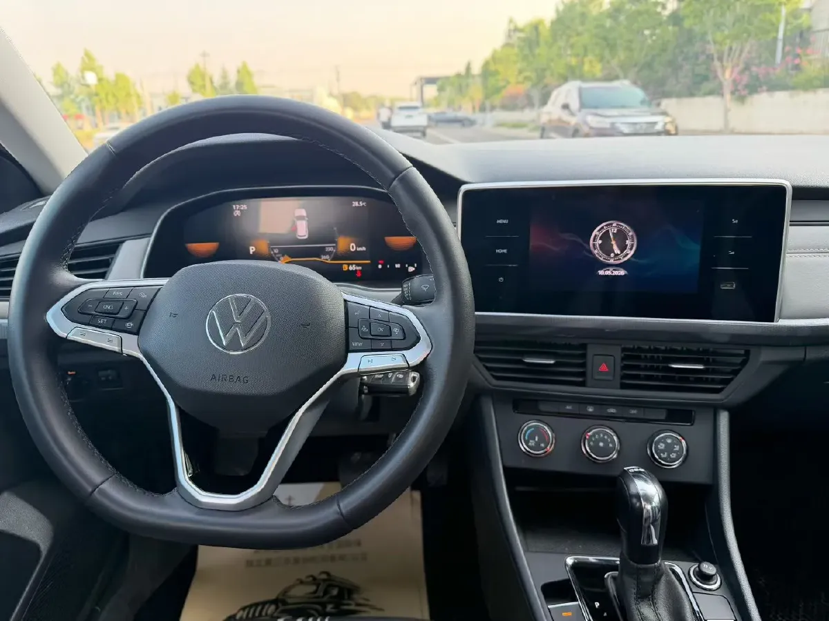 2023 Volkswagen Bora 1.2T 116HP L4 7DCT,autocango,china used car exporter,china ev exporter,chinese used car exporter,chinese used ev exporter