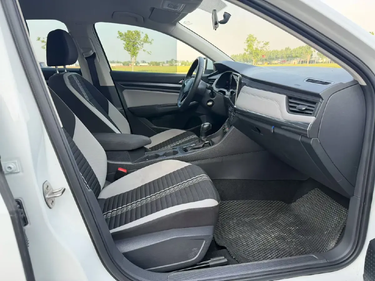 2023 Volkswagen Bora 1.2T 116HP L4 7DCT,autocango,china used car exporter,china ev exporter,chinese used car exporter,chinese used ev exporter
