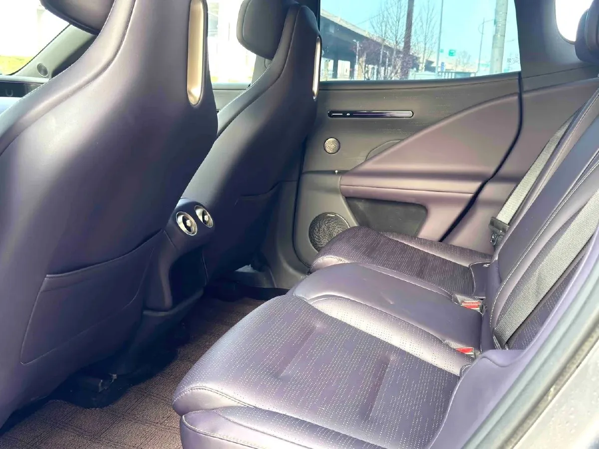 2024 Avatr 07 1.5T 156HP L4 REEV 39.05KWH,autocango,china used car exporter,china ev exporter,chinese used car exporter,chinese used ev exporter