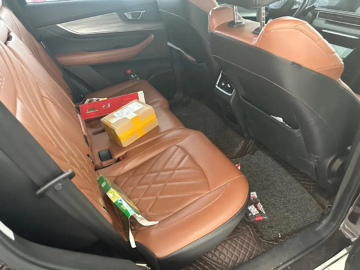2021 Chery Tiggo 8 Plus 1.6T 197HP L4 7DCT,autocango,china used car exporter,china ev exporter,chinese used car exporter,chinese used ev exporter