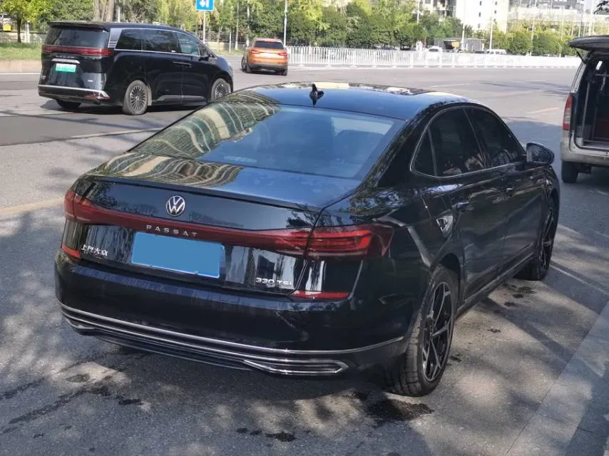 2024 Volkswagen Passat 2.0T 220HP L4 7DCT,autocango,china used car exporter,china ev exporter,chinese used car exporter,chinese used ev exporter