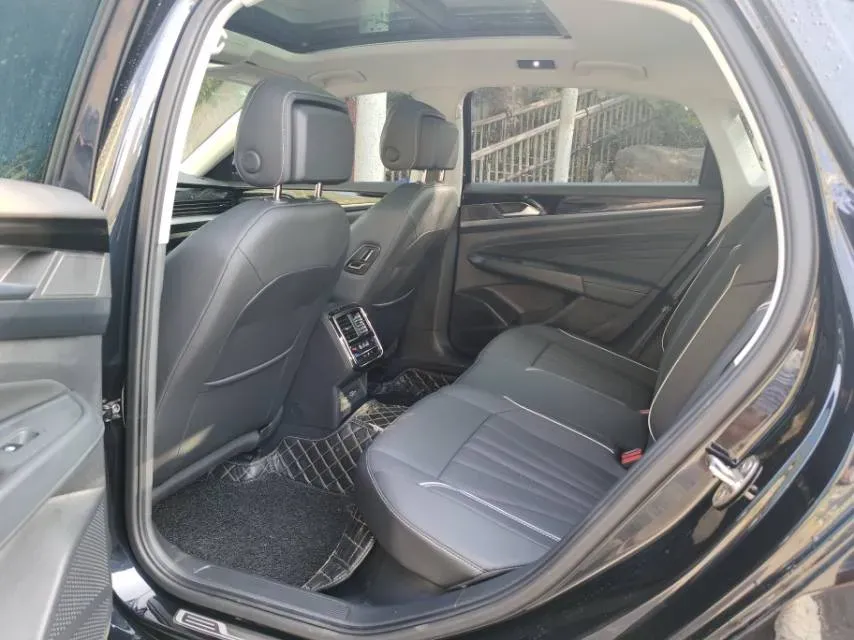 2024 Volkswagen Passat 2.0T 220HP L4 7DCT,autocango,china used car exporter,china ev exporter,chinese used car exporter,chinese used ev exporter