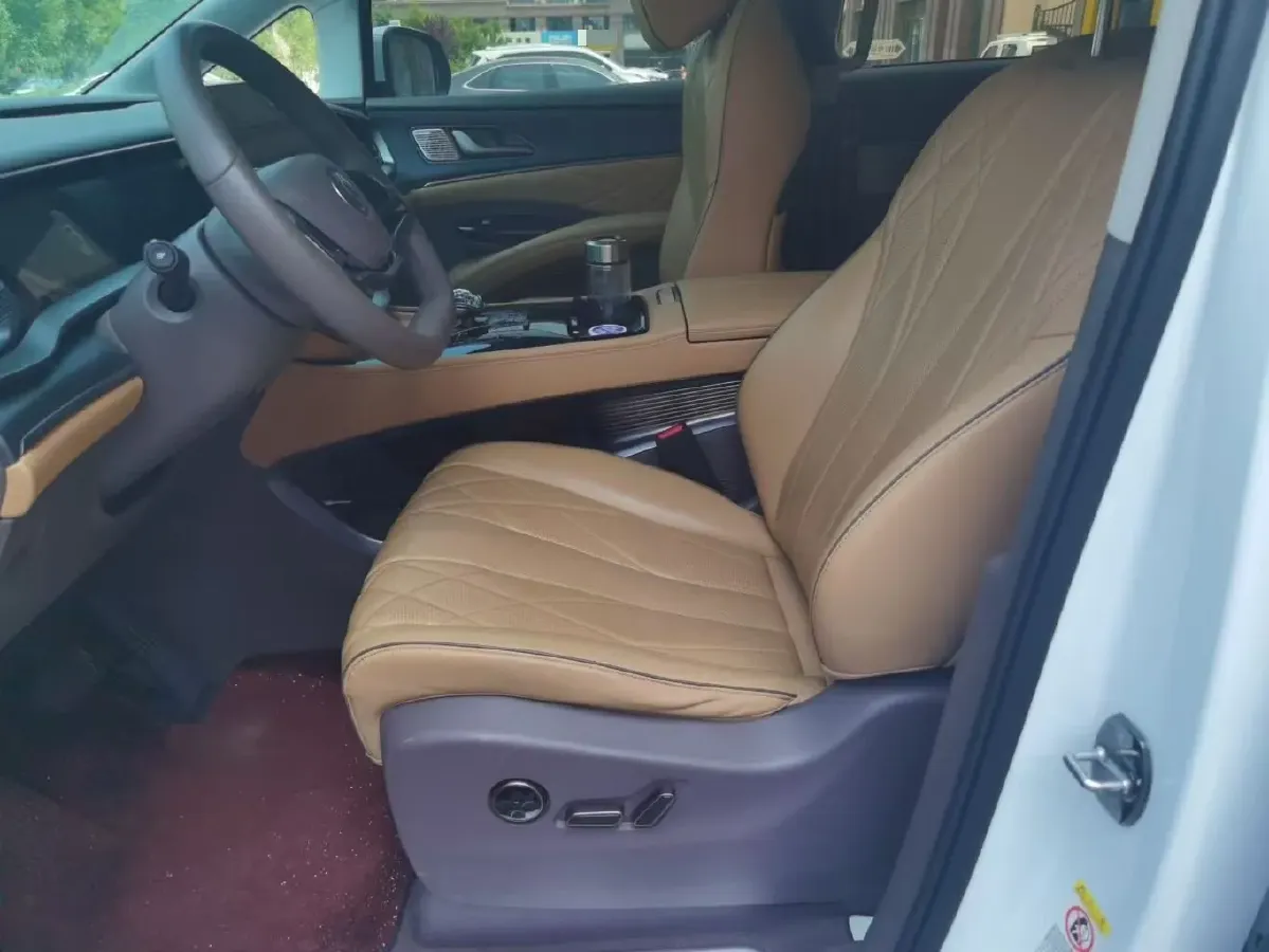 2022 Mercedes-Benz GLC Class 2.0T 197HP L4 9AT,autocango,china used car exporter,china ev exporter,chinese used car exporter,chinese used ev exporter