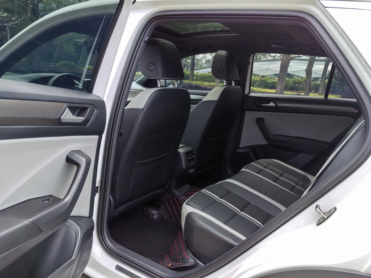 2023 Volkswagen T-Roc 1.5T 160HP L4 7DCT,autocango,china used car exporter,china ev exporter,chinese used car exporter,chinese used ev exporter
