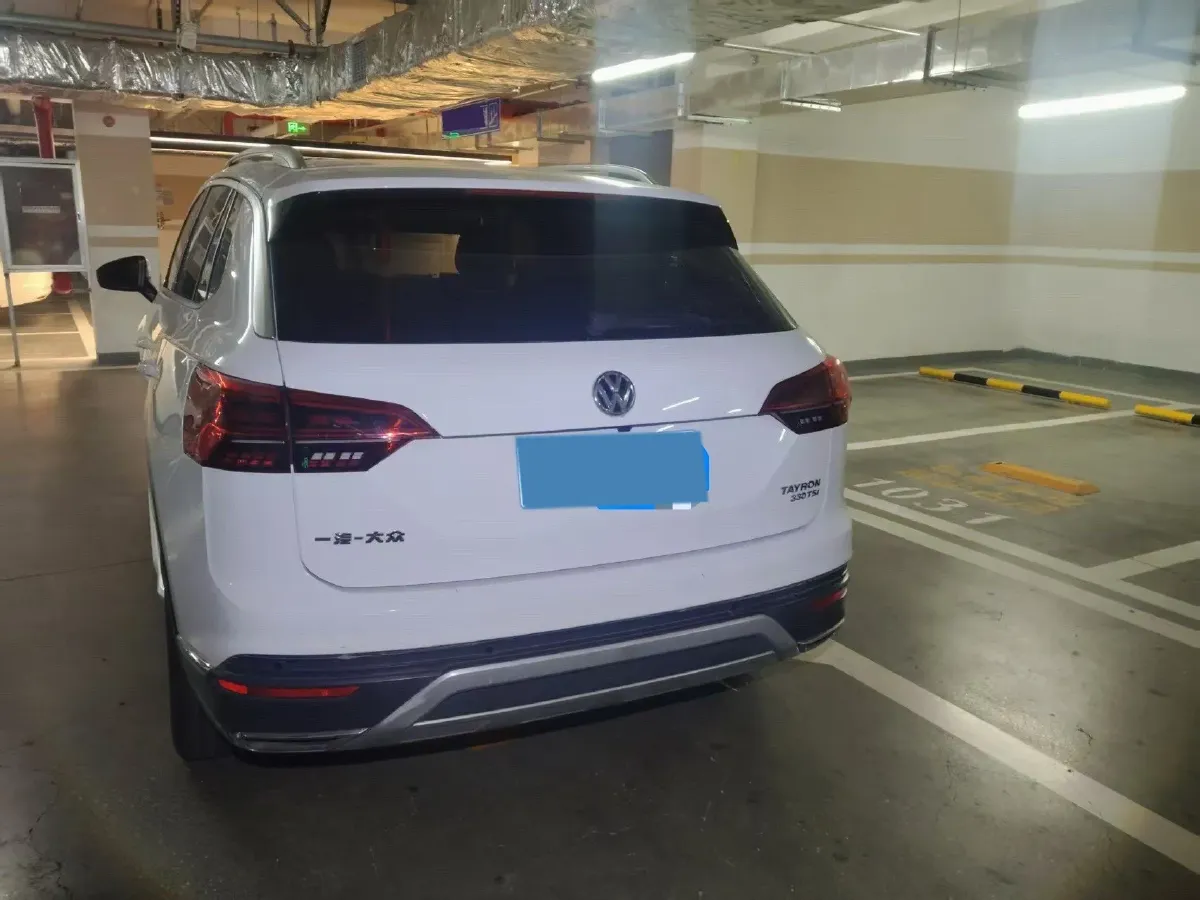 2019 Jeep Cherokee 2.0T 234HP L4 9AT,autocango,china used car exporter,china ev exporter,chinese used car exporter,chinese used ev exporter