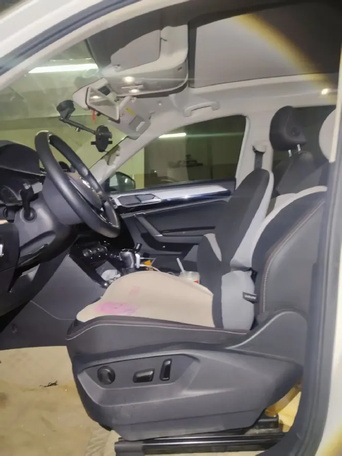 2019 Jeep Cherokee 2.0T 234HP L4 9AT,autocango,china used car exporter,china ev exporter,chinese used car exporter,chinese used ev exporter
