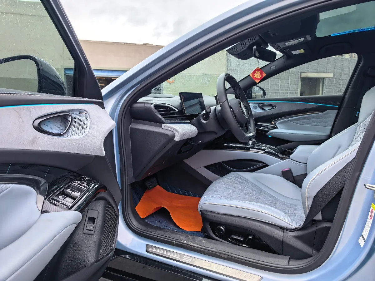 2022 AITO AITO M5 Range Extended 125HP REEV 40KWH,autocango,china used car exporter,china ev exporter,chinese used car exporter,chinese used ev exporter