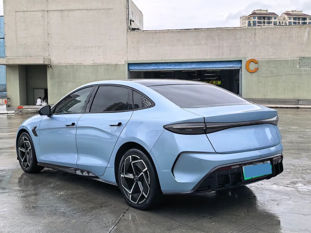 2022 AITO AITO M5 Range Extended 125HP REEV 40KWH,autocango,china used car exporter,china ev exporter,chinese used car exporter,chinese used ev exporter