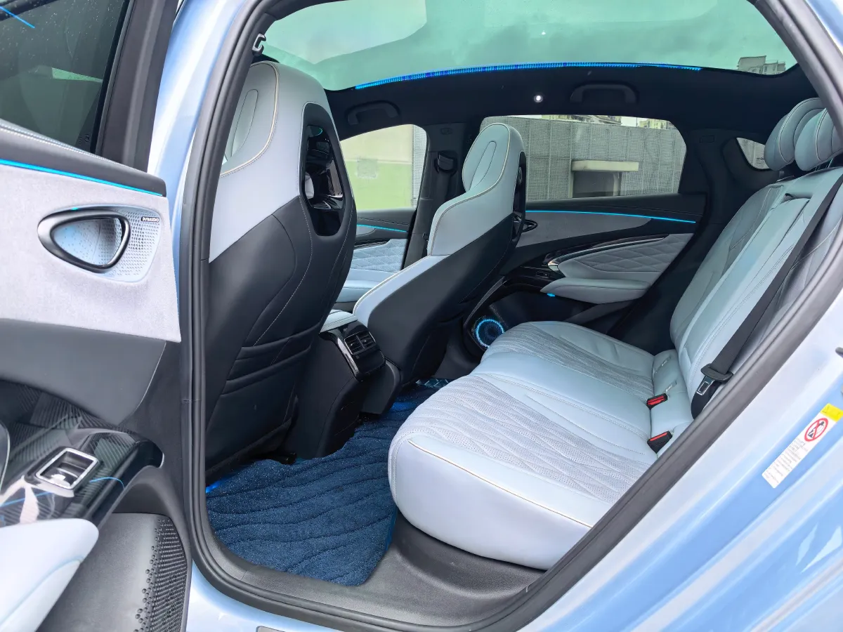 2022 AITO AITO M5 Range Extended 125HP REEV 40KWH,autocango,china used car exporter,china ev exporter,chinese used car exporter,chinese used ev exporter