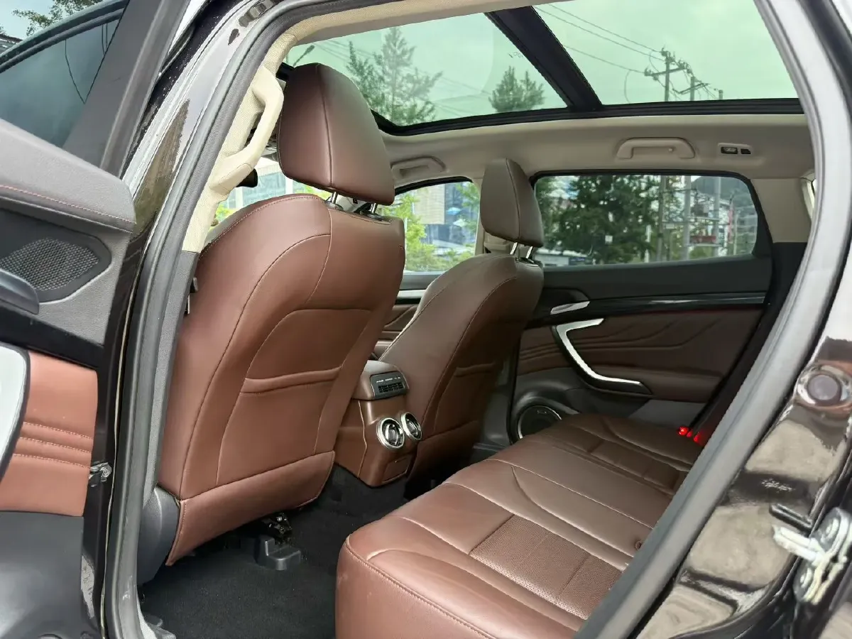 2017 WEY VV7 2.0T 234HP L4 7DCT,autocango,china used car exporter,china ev exporter,chinese used car exporter,chinese used ev exporter