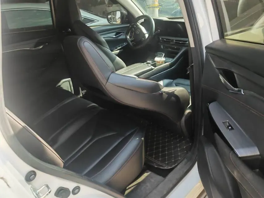2022 ChangAn CS75 Plus 2.0T 233HP L4 8AT,autocango,china used car exporter,china ev exporter,chinese used car exporter,chinese used ev exporter