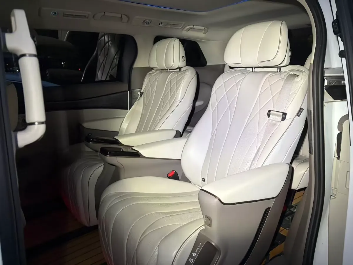 2022 HongQi HS7 3.0T 337HP V6 8AT,autocango,china used car exporter,china ev exporter,chinese used car exporter,chinese used ev exporter