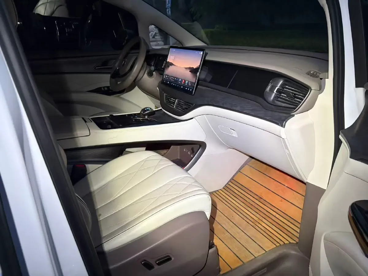 2022 HongQi HS7 3.0T 337HP V6 8AT,autocango,china used car exporter,china ev exporter,chinese used car exporter,chinese used ev exporter