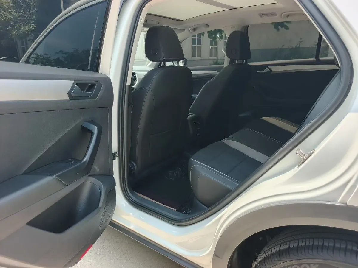 2021 Volkswagen T-Roc 1.4T 150HP L4 7DCT,autocango,china used car exporter,china ev exporter,chinese used car exporter,chinese used ev exporter