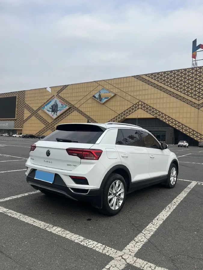 2022 Volkswagen T-Roc 1.4T 150HP L4 7DCT,autocango,china used car exporter,china ev exporter,chinese used car exporter,chinese used ev exporter