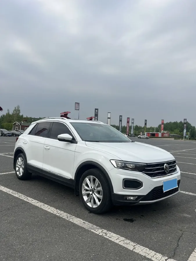 2022 Volkswagen T-Roc 1.4T 150HP L4 7DCT,autocango,china used car exporter,china ev exporter,chinese used car exporter,chinese used ev exporter