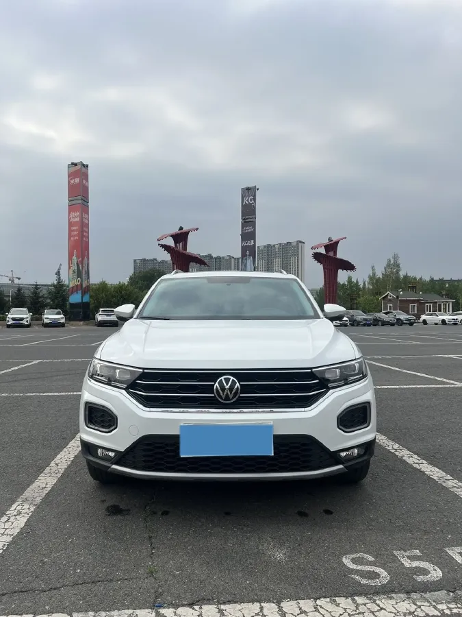 2022 Volkswagen T-Roc 1.4T 150HP L4 7DCT,autocango,china used car exporter,china ev exporter,chinese used car exporter,chinese used ev exporter