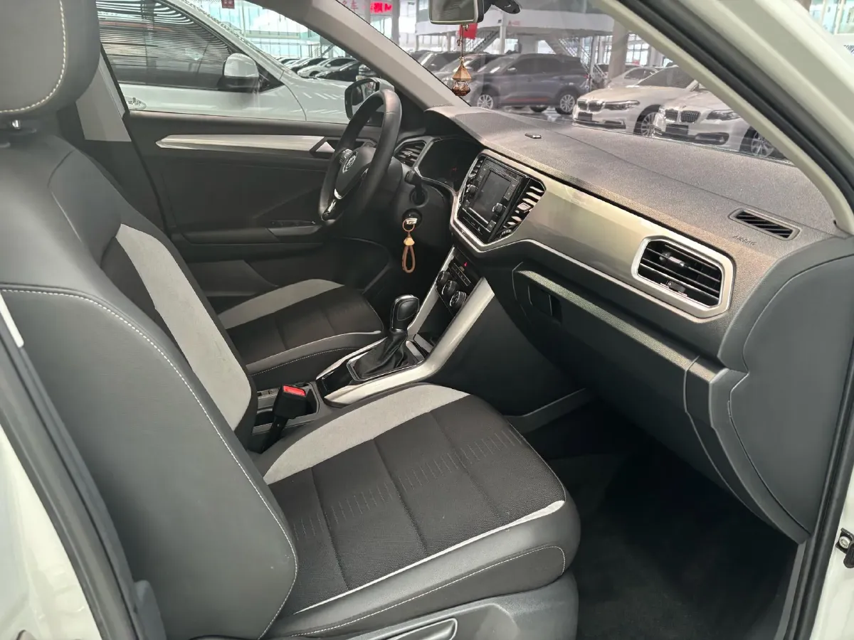 2020 Volkswagen T-Roc 1.4T 131HP L4 7DCT,autocango,china used car exporter,china ev exporter,chinese used car exporter,chinese used ev exporter