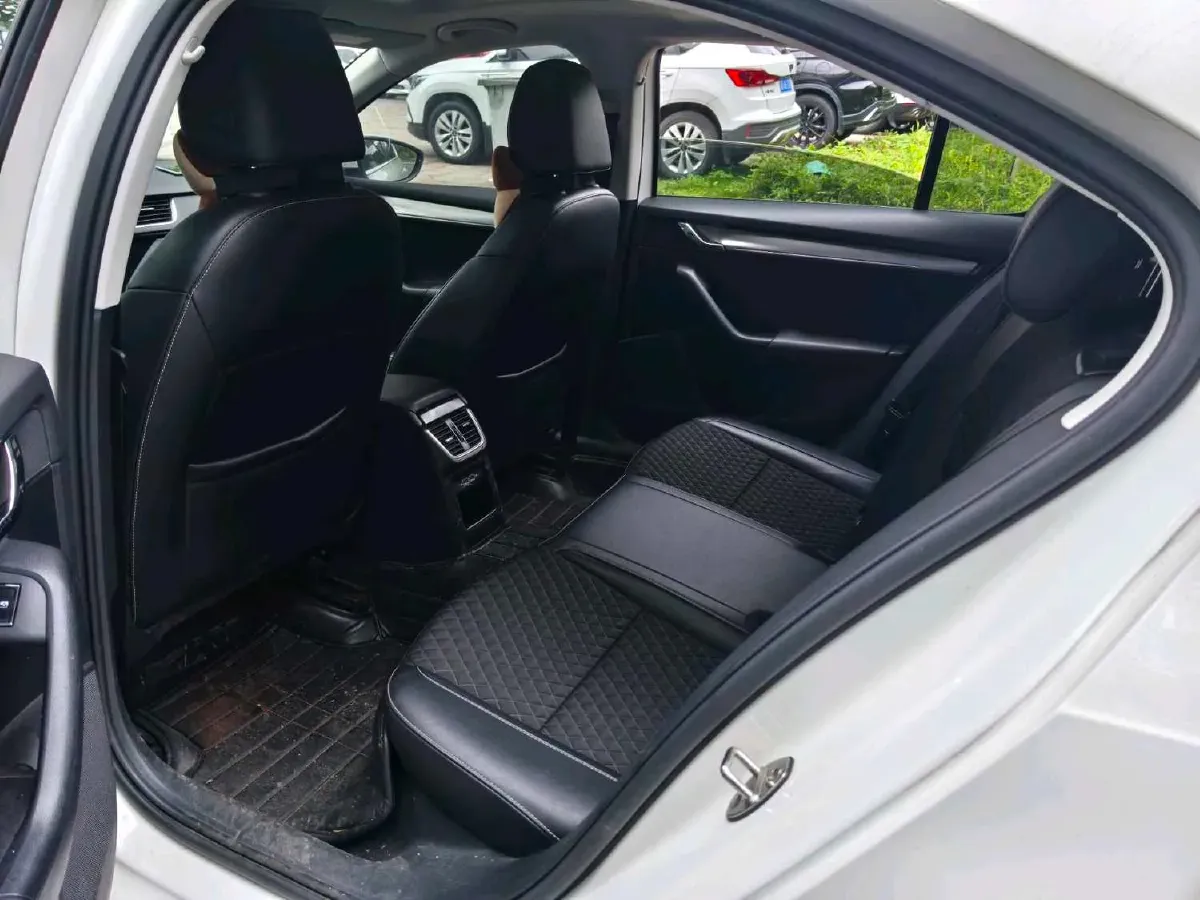 2019 Skoda Octavia 1.2T 116HP L4 7DCT,autocango,china used car exporter,china ev exporter,chinese used car exporter,chinese used ev exporter