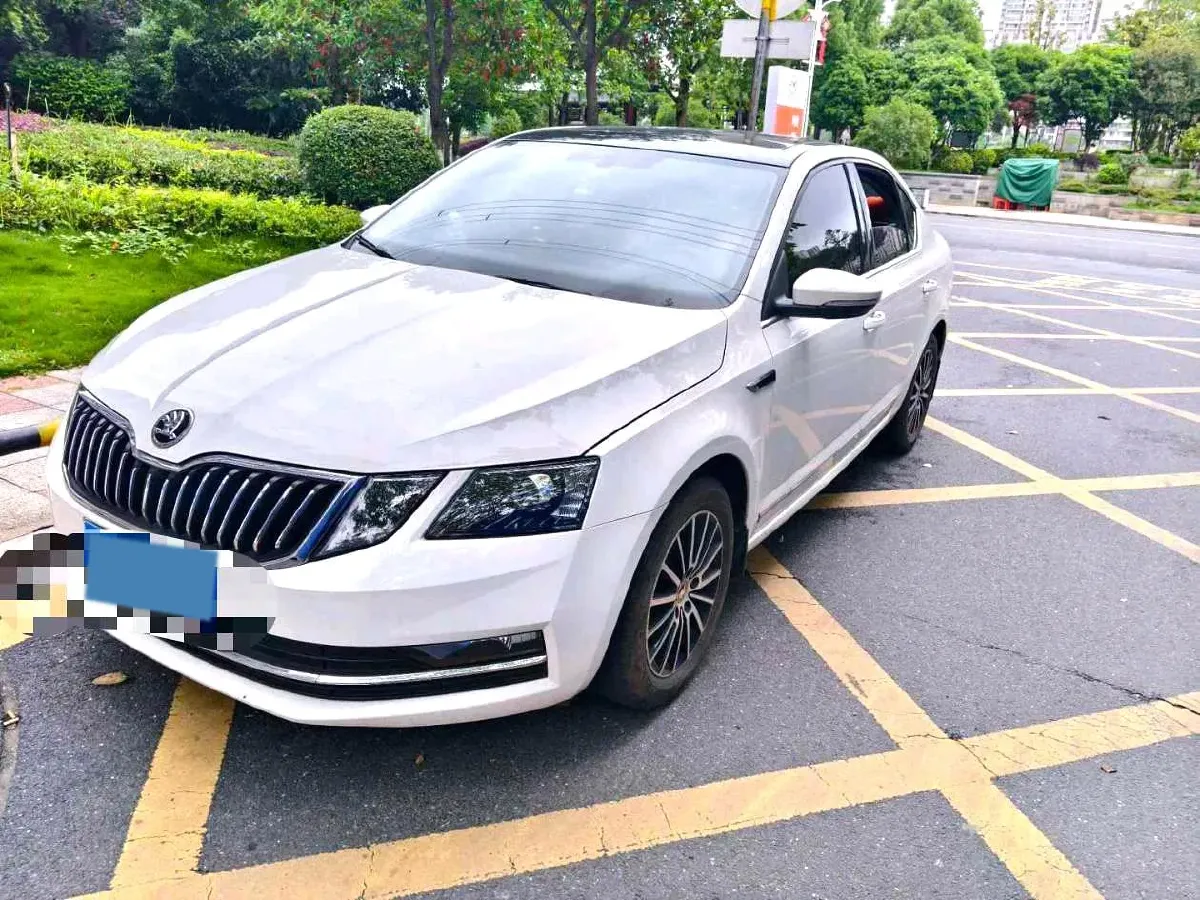 2019 Skoda Octavia 1.2T 116HP L4 7DCT,autocango,china used car exporter,china ev exporter,chinese used car exporter,chinese used ev exporter