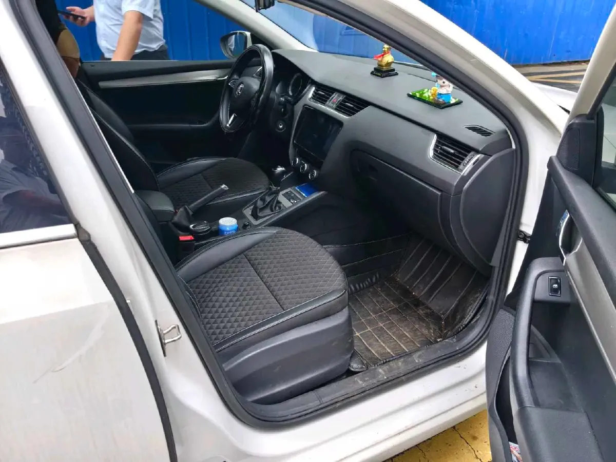 2019 Skoda Octavia 1.2T 116HP L4 7DCT,autocango,china used car exporter,china ev exporter,chinese used car exporter,chinese used ev exporter