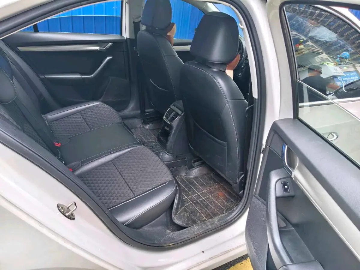2019 Skoda Octavia 1.2T 116HP L4 7DCT,autocango,china used car exporter,china ev exporter,chinese used car exporter,chinese used ev exporter