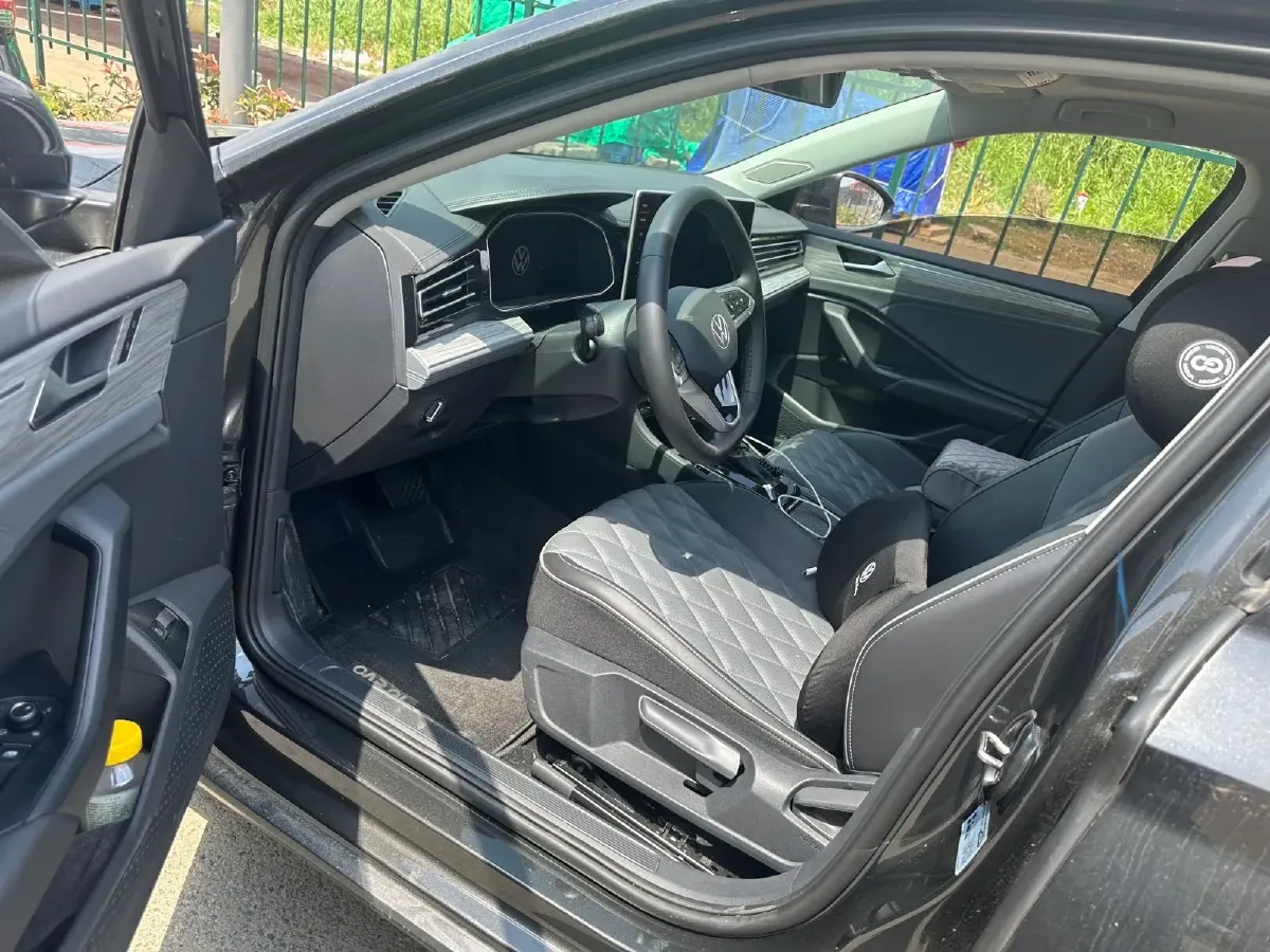 2025 Volkswagen Sagitar 1.5T 160HP L4 7DCT,autocango,china used car exporter,china ev exporter,chinese used car exporter,chinese used ev exporter