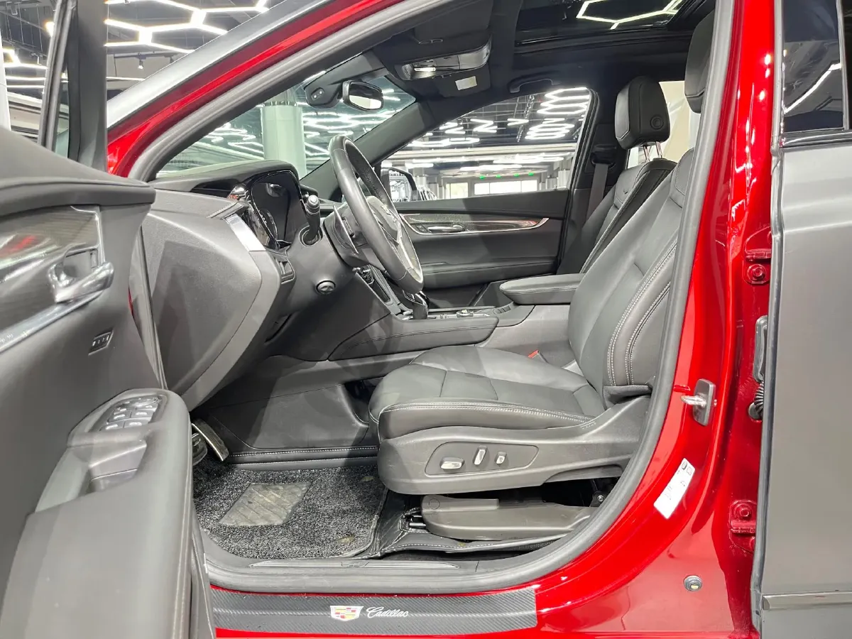 2022 Cadillac XT5 2.0T 237HP L4 9AT,autocango,china used car exporter,china ev exporter,chinese used car exporter,chinese used ev exporter