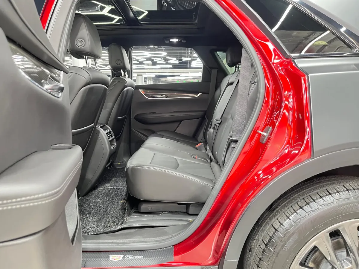 2022 Cadillac XT5 2.0T 237HP L4 9AT,autocango,china used car exporter,china ev exporter,chinese used car exporter,chinese used ev exporter