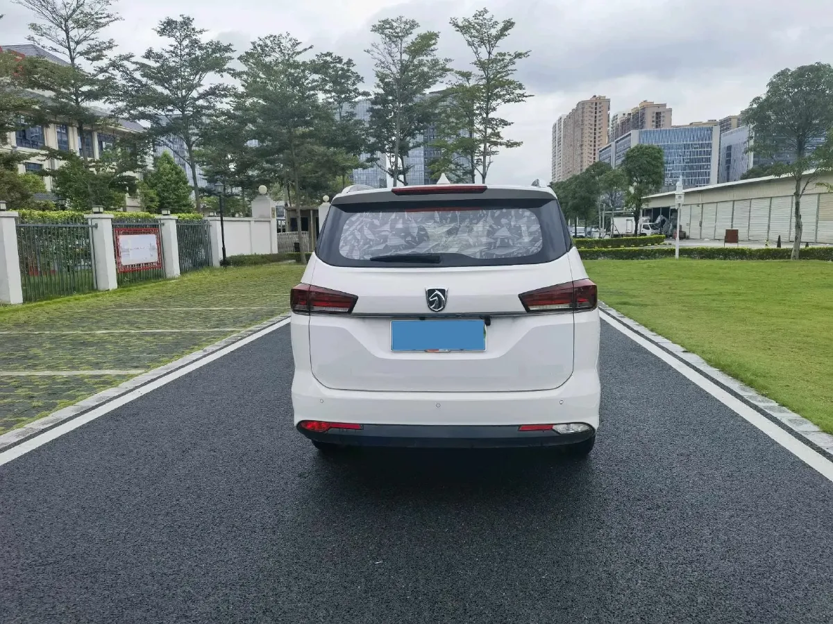 2018 BaoJun 530 1.5T 150HP L4 6MT,autocango,china used car exporter,china ev exporter,chinese used car exporter,chinese used ev exporter