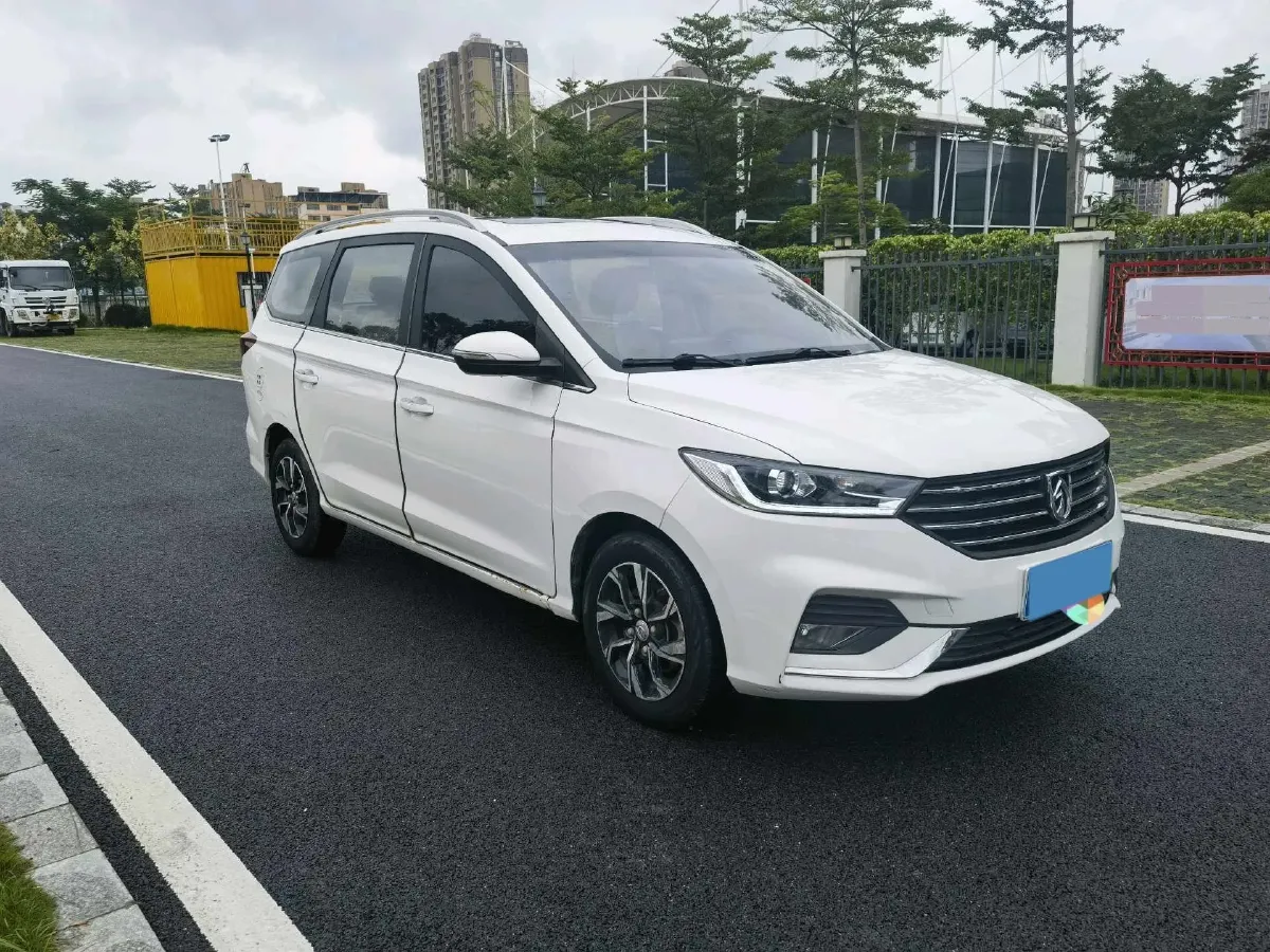 2018 BaoJun 530 1.5T 150HP L4 6MT,autocango,china used car exporter,china ev exporter,chinese used car exporter,chinese used ev exporter
