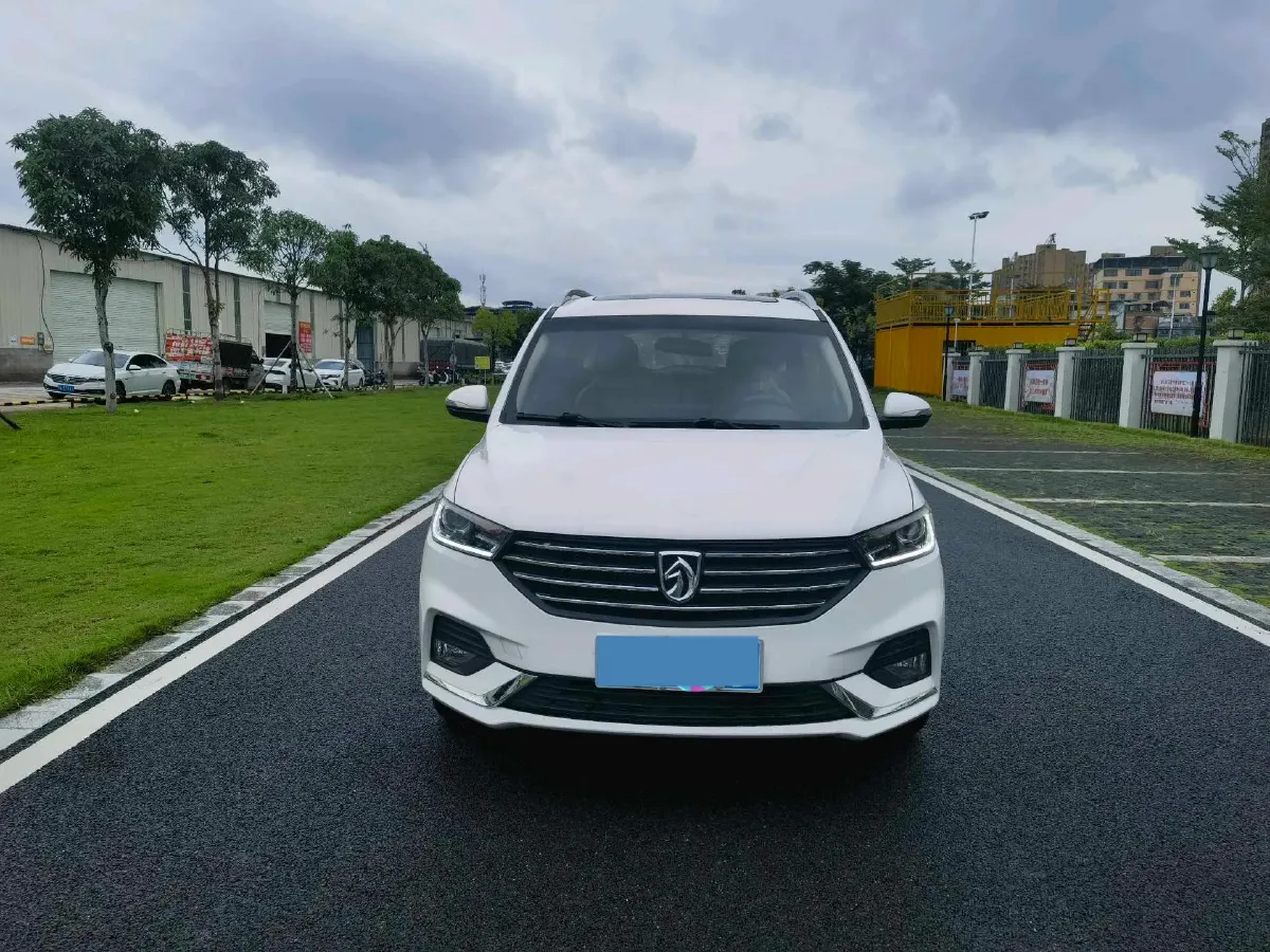 2018 BaoJun 530 1.5T 150HP L4 6MT,autocango,china used car exporter,china ev exporter,chinese used car exporter,chinese used ev exporter